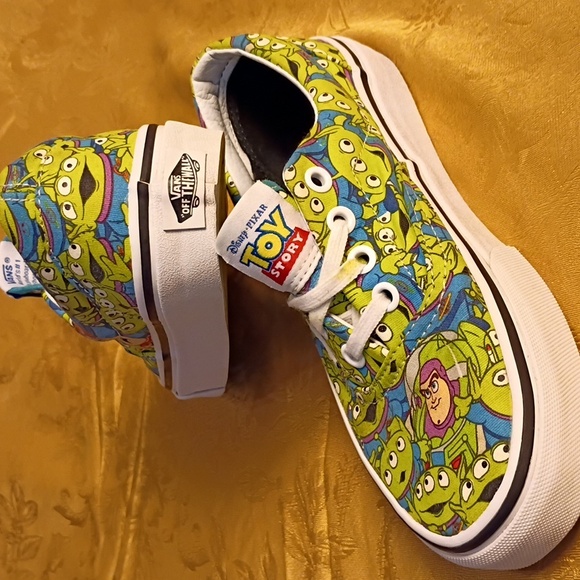 VANS RARE LIMITED EDITION Toy Story Aliens Woody and Buzz Women's 6.0 Men's 4.5 - Picture 2 of 14